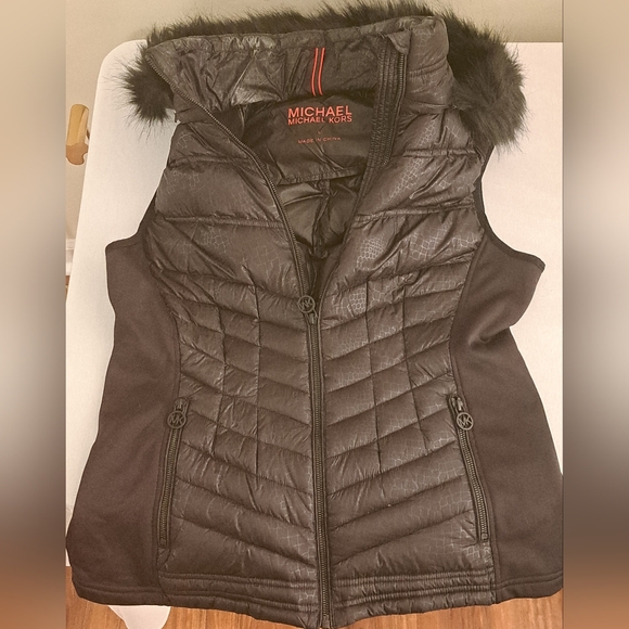 MICHAEL KORS Black Quilted Puffer Vest W/Faux Fur Trim, Removable Hoodie, Sz L - Picture 11 of 16